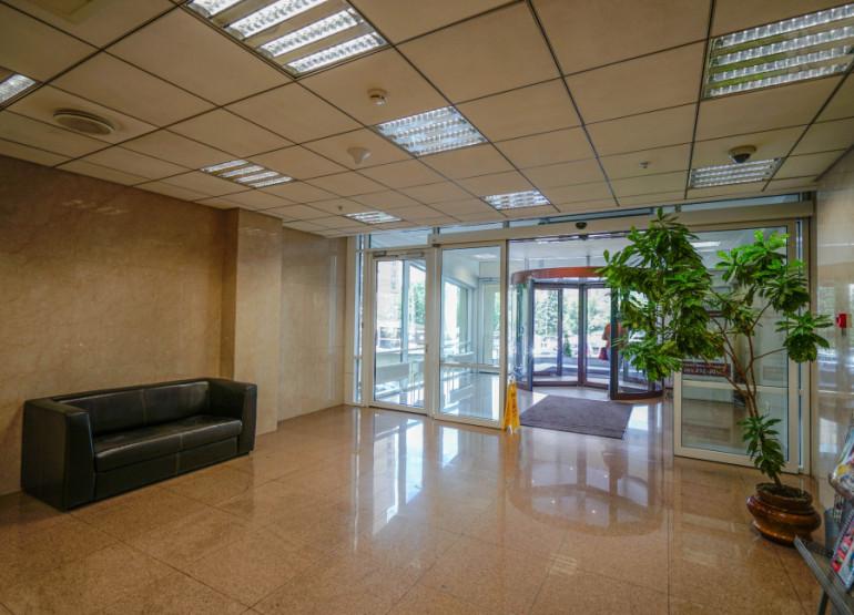 Воробьевский: Вид входной группы внутри зданий